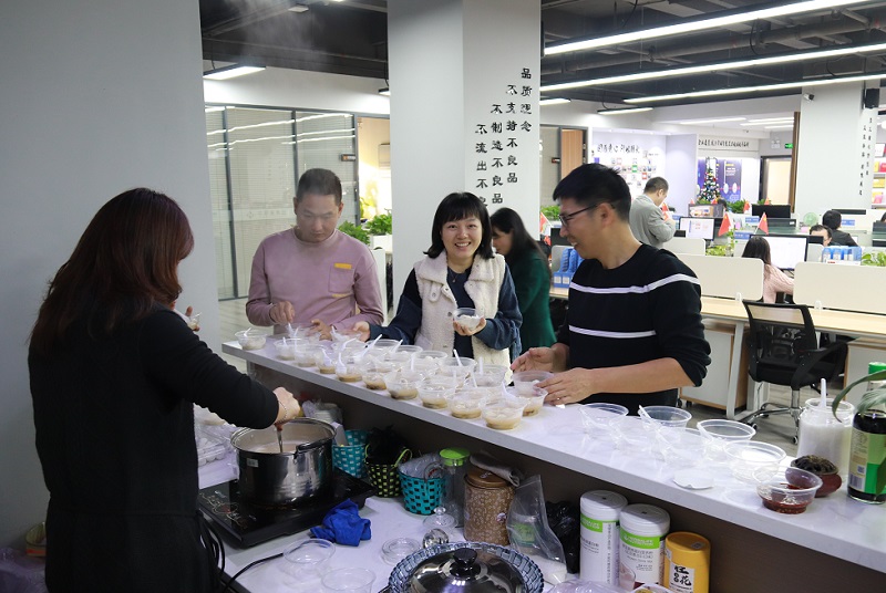 冬至湯圓餃子情，華邦瀛溫暖一家親