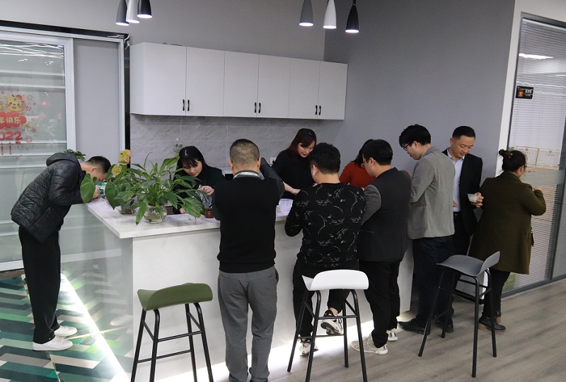 冬至湯圓餃子情，華邦瀛溫暖一家親